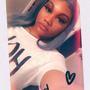 Meet your Posher, Deondria